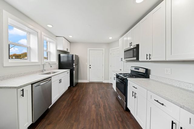 5426 W Jackson Boulevard 2, Chicago, IL 60644