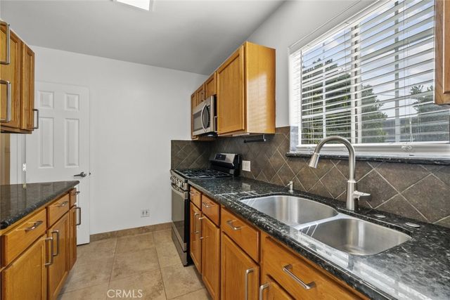 8440 Oakdale Avenue, Winnetka, CA 91306