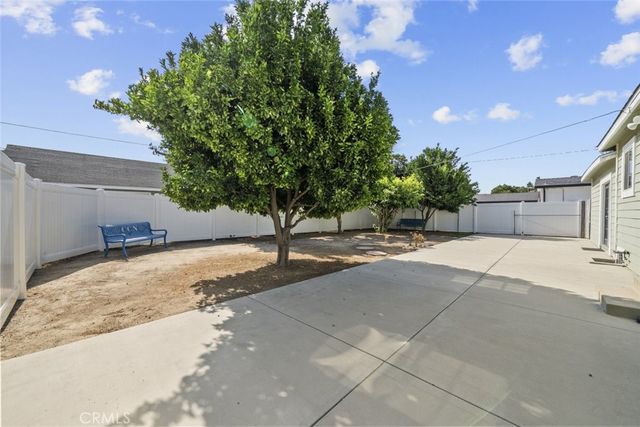 8440 Oakdale Avenue, Winnetka, CA 91306