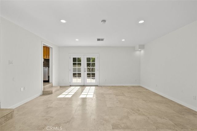 8440 Oakdale Avenue, Winnetka, CA 91306
