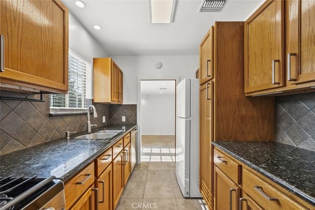 8440 Oakdale Avenue, Winnetka, CA 91306