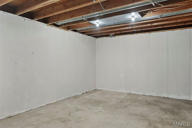 1865 Violet Drive, Florissant, MO 63031