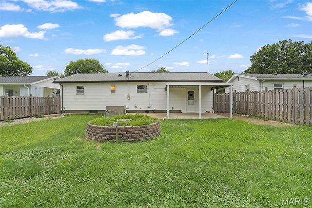 1865 Violet Drive, Florissant, MO 63031