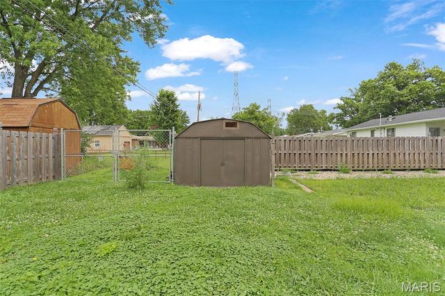 1865 Violet Drive, Florissant, MO 63031