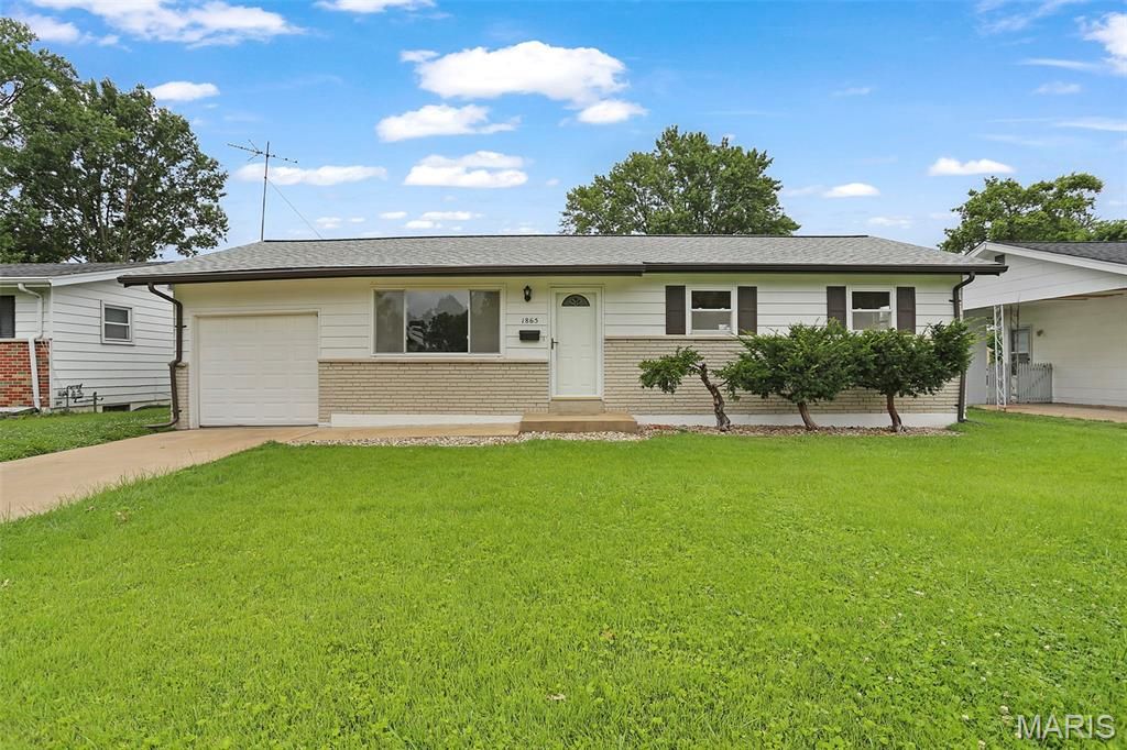 1865 Violet Drive, Florissant, MO 63031