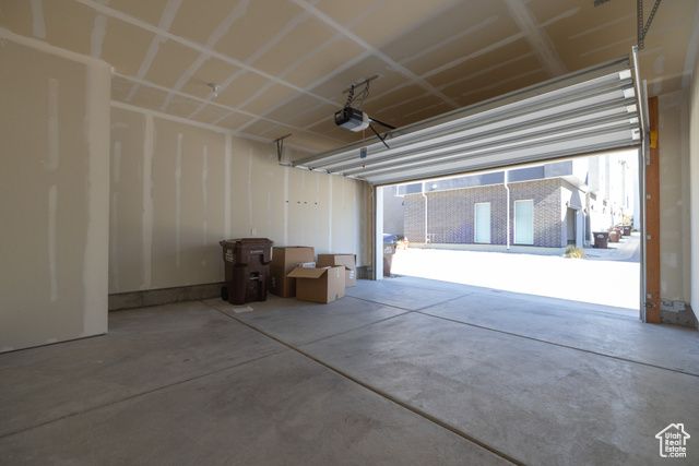 158 S BUSHNELL WAY, Clearfield, UT 84015