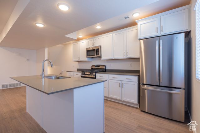 158 S BUSHNELL WAY, Clearfield, UT 84015