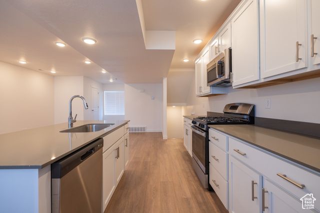 158 S BUSHNELL WAY, Clearfield, UT 84015