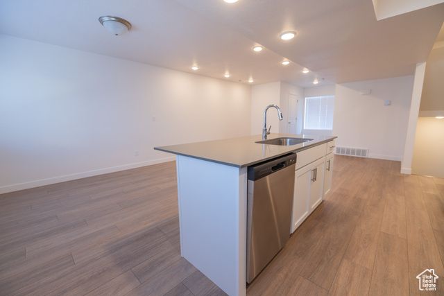 158 S BUSHNELL WAY, Clearfield, UT 84015