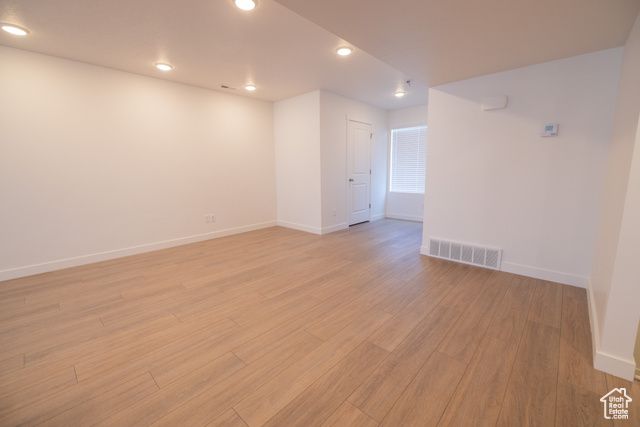 158 S BUSHNELL WAY, Clearfield, UT 84015