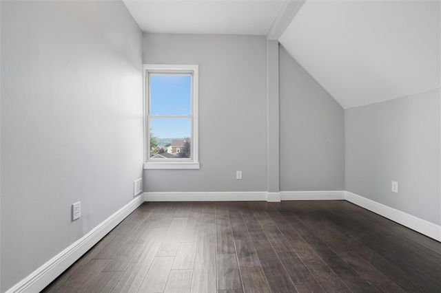 164 W Larkspur St, Munhall, PA 15120