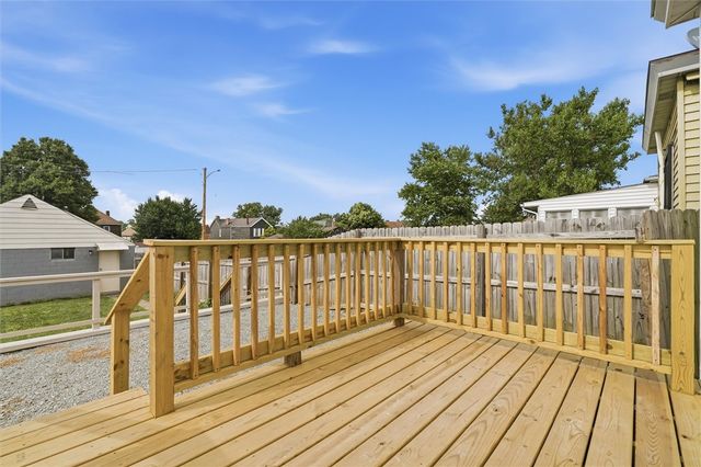 164 W Larkspur St, Munhall, PA 15120