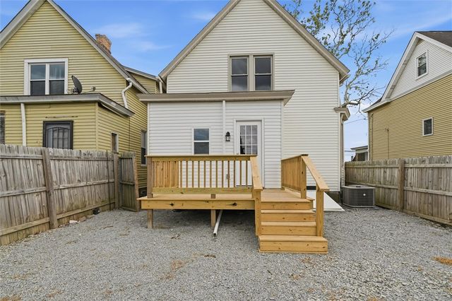 164 W Larkspur St, Munhall, PA 15120