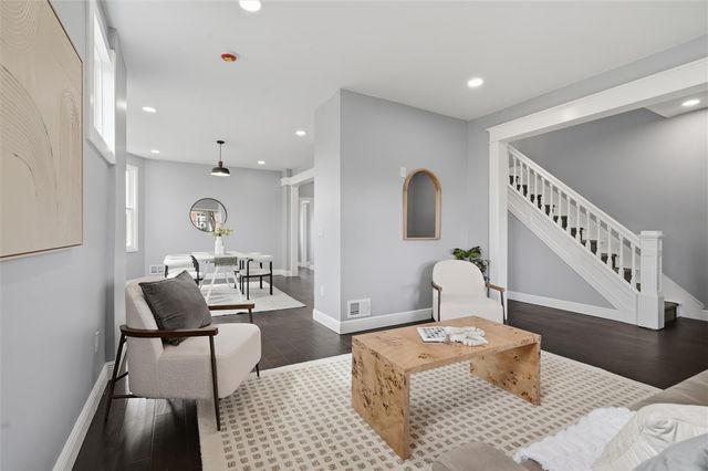 164 W Larkspur St, Munhall, PA 15120