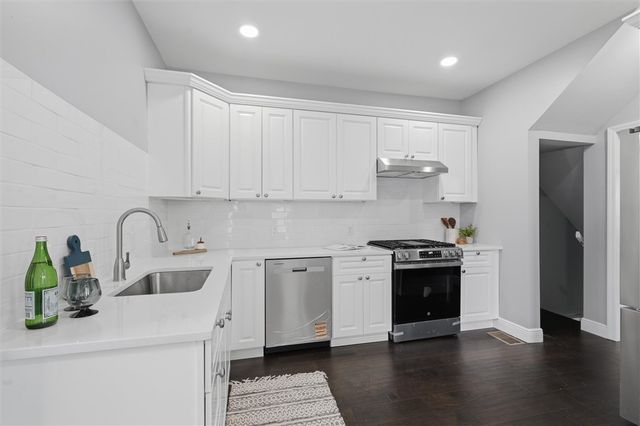 164 W Larkspur St, Munhall, PA 15120
