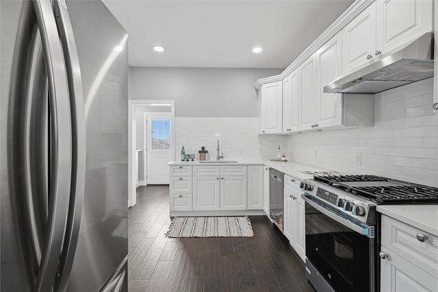 164 W Larkspur St, Munhall, PA 15120