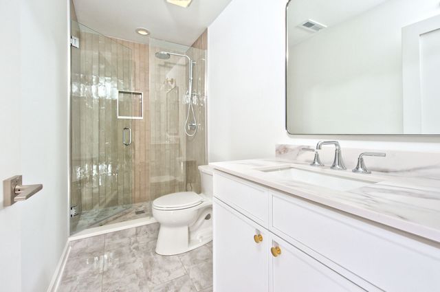 9396 Landings Lane 202, Des Plaines, IL 60016