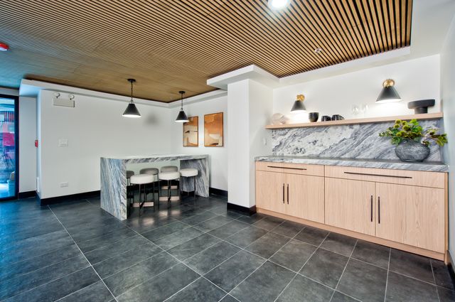 9396 Landings Lane 202, Des Plaines, IL 60016