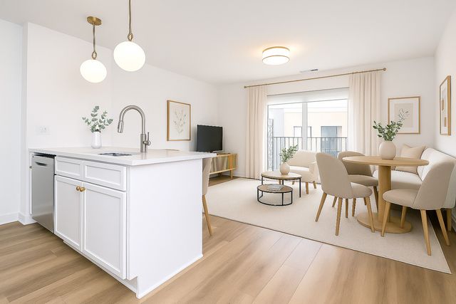 9396 Landings Lane 202, Des Plaines, IL 60016