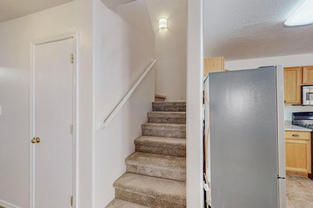 1112 Telstar Loop NW, Albuquerque, NM 87121