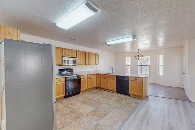 1112 Telstar Loop NW, Albuquerque, NM 87121