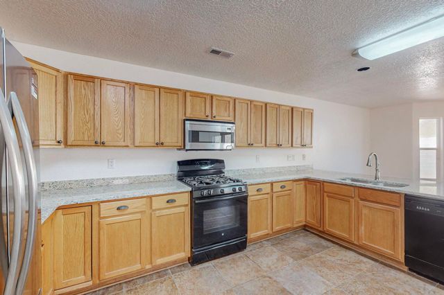 1112 Telstar Loop NW, Albuquerque, NM 87121