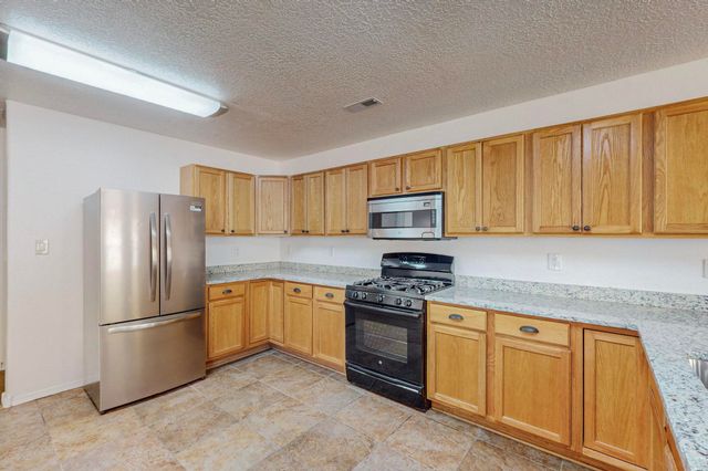 1112 Telstar Loop NW, Albuquerque, NM 87121