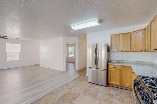 1112 Telstar Loop NW, Albuquerque, NM 87121