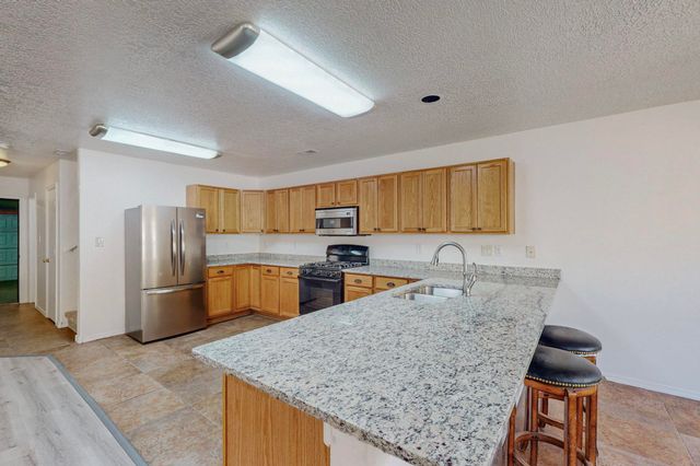 1112 Telstar Loop NW, Albuquerque, NM 87121