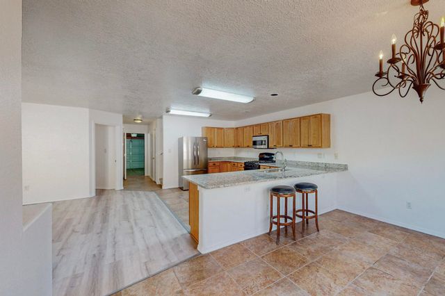 1112 Telstar Loop NW, Albuquerque, NM 87121