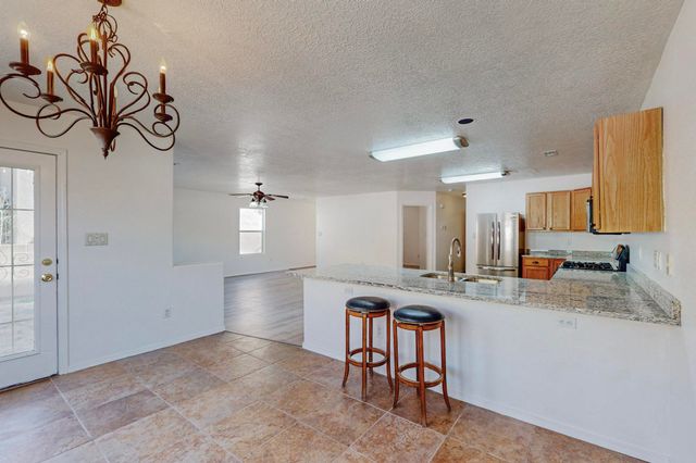 1112 Telstar Loop NW, Albuquerque, NM 87121