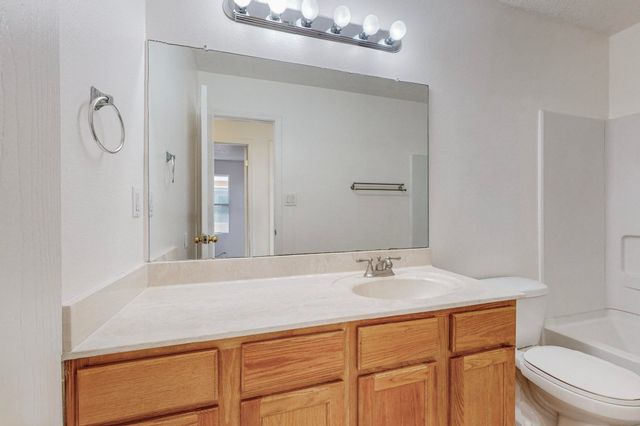 1112 Telstar Loop NW, Albuquerque, NM 87121