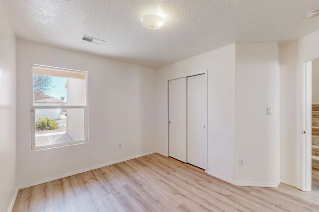 1112 Telstar Loop NW, Albuquerque, NM 87121