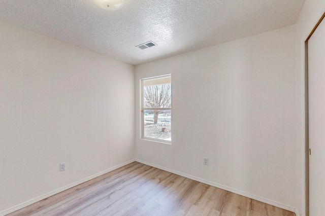 1112 Telstar Loop NW, Albuquerque, NM 87121