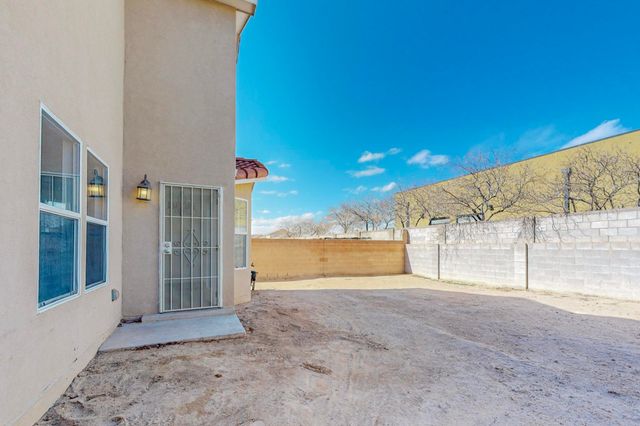 1112 Telstar Loop NW, Albuquerque, NM 87121