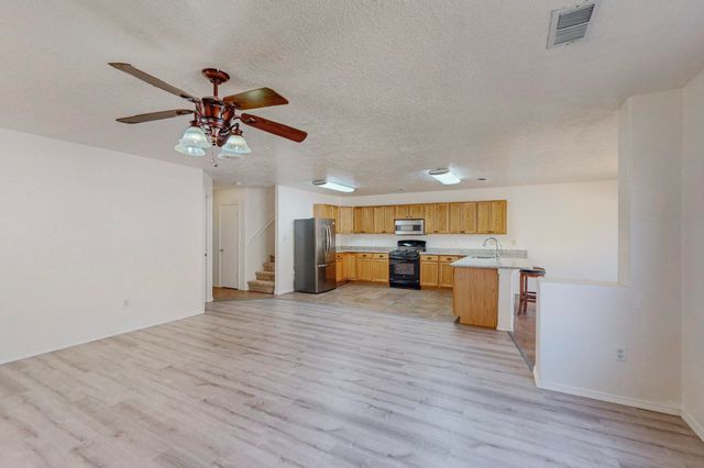 1112 Telstar Loop NW, Albuquerque, NM 87121