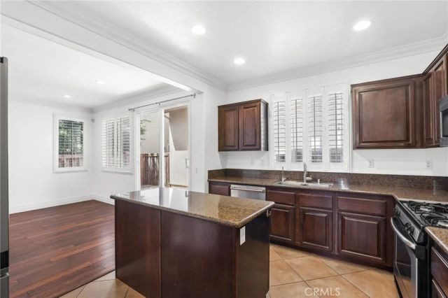 279 W Sparkleberry, Orange, CA 92865