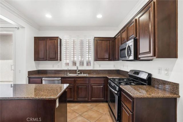 279 W Sparkleberry, Orange, CA 92865