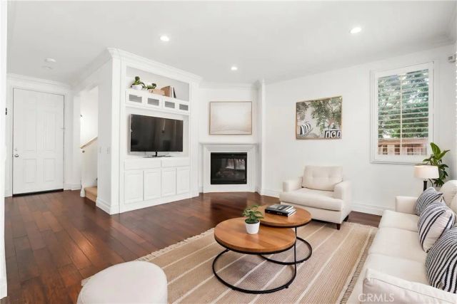 279 W Sparkleberry, Orange, CA 92865