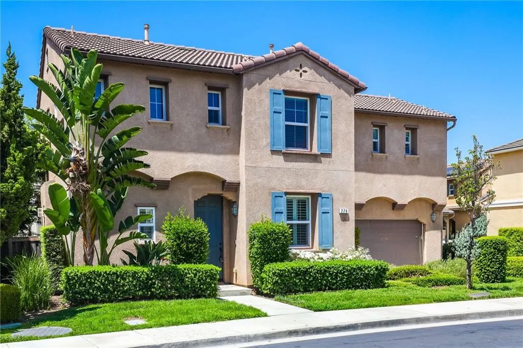 279 W Sparkleberry, Orange, CA 92865