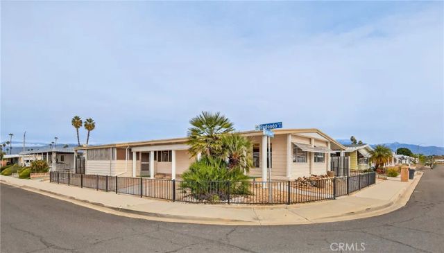 1670 Santa Susana, Hemet, CA 92543