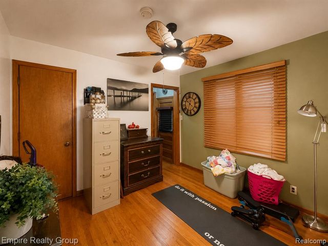 17300 Buckingham Avenue, Beverly Hills, MI 48025
