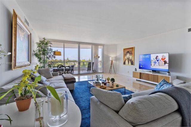 21050 Point Place 604, Aventura, FL 33180