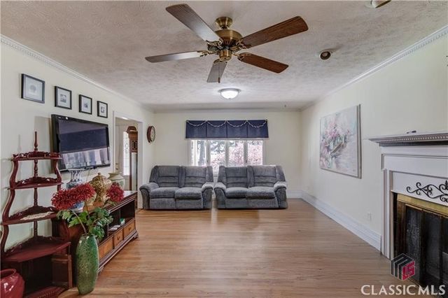 692 W Union Grove Circle, Auburn, GA 30011