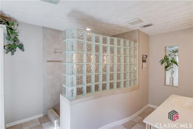 692 W Union Grove Circle, Auburn, GA 30011