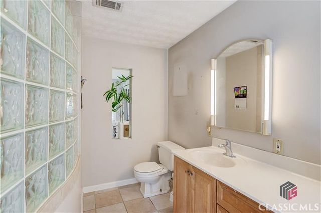 692 W Union Grove Circle, Auburn, GA 30011