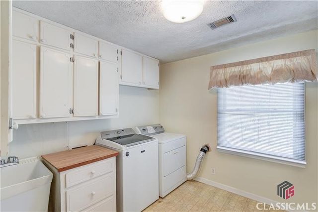 692 W Union Grove Circle, Auburn, GA 30011