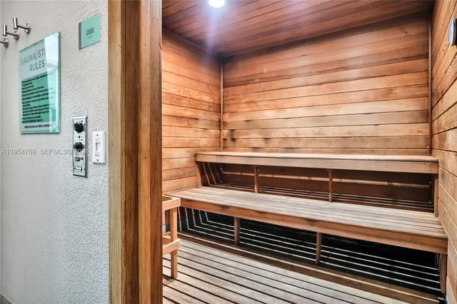 3029 NE 188th St 319, Aventura, FL 33180