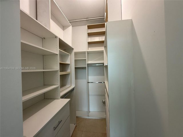 3029 NE 188th St 319, Aventura, FL 33180