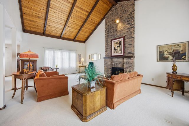 171 N Woodcrest Drive N, Fargo, ND 58102